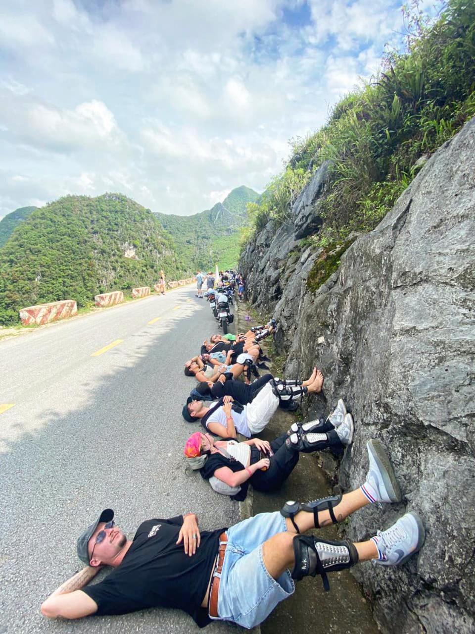 Lazy Cat Homestay - Motorbikes Rental & Tours Ha Giang Eksteriør bilde